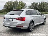 Gebraucht Skoda Superb Ambition 150 PS (110 kW) 2024 Brillantsilber metallic Kombi