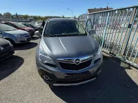 Gebraucht Opel Mokka Innovation 131 PS (96 kW) 2014 Seidengrau/lichtgrau/irongrey SUV