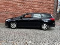 Usata Ford Focus Ambiente 101 CV (74 kW) 2017 Nero Berlina