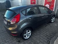 Gebraucht Ford Fiesta Celebration 101 PS (74 kW) 2017 Grau Kleinwagen