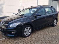 Gebraucht Hyundai i30 Edition 105 PS (77 kW) 2011 Schwarz Kombi