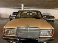 Usata Mercedes 200 108 CV (79 kW) 1982 Beige Berlina