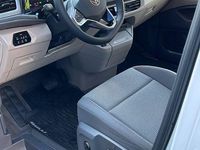 Second-hand VW Multivan 150 CP (110 kW) 2024 Alb Monovolum