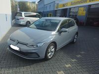 Gebraucht VW Golf VIII 131 PS (96 kW) 2021 Grau Limousine