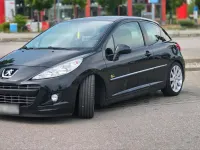Gebraucht Peugeot 207 95 PS (69 kW) 2011 Schwarz Kleinwagen