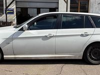 Gebraucht BMW 318 143 PS (105 kW) 2011 Weiß Kombi