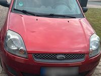 Gebraucht Ford Fiesta 80 PS (58 kW) 2007 Rot Kleinwagen