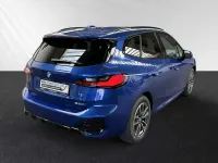 Gebraucht BMW 220 Active Tourer M Sport 170 PS (125 kW) 2025 Portimao blau Van / Kleinbus