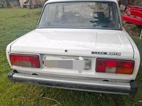Second-hand Lada 2105 75 CP (55 kW) 1990 Alb Berlinǎ