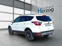 Gebraucht Ford Kuga Cool & Connect 150 PS (110 kW) 2017 Frostweiß SUV