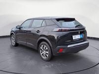 Gebraucht Peugeot e-2008 Active 100 kW (136 PS) 2022 Lackierung schwarz perla nera/ SUV