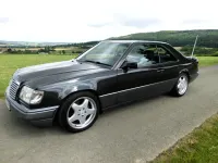 Gebraucht Mercedes E220 150 PS (110 kW) 1995 Schwarz Coupé