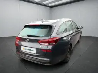 Gebraucht Hyundai i30 120 PS (88 kW) 2022 Grau Kleinwagen