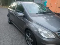 Gebraucht Mercedes B180 109 PS (80 kW) 2009 Silber Van / Kleinbus