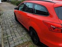 Gebraucht Ford Focus 125 PS (91 kW) 2016 Rot Kombi