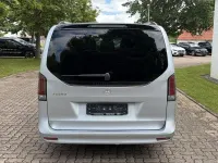 Gebraucht Mercedes V250 Style 190 PS (139 kW) 2025 Silber Van / Kleinbus