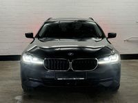 Gebraucht BMW 530e Shadowline 292 PS (214 kW) 2023 Sophistograu brillanteffekt me Kombi