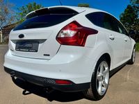 Używany Ford Focus Titanium 150 KM (110 kW) 2012 Biały Sedan/Limuzyna