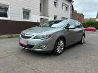Gebraucht Opel Astra 2012 Silber Kombi
