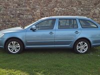 Gebraucht Skoda Octavia 105 PS (77 kW) 2011 Sedamodra satine/satine blau Kombi