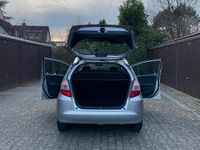 Gebraucht Honda Jazz Executive 99 PS (72 kW) 2009 Silber Kleinwagen