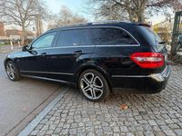 Gebraucht Mercedes E200 184 PS (135 kW) 2010 Schwarz Kombi
