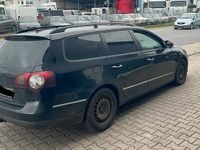 Gebraucht VW Passat 140 PS (102 kW) 2008 Schwarz Kombi