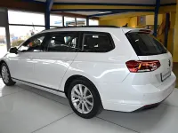 Gebraucht VW Passat Basis 150 PS (110 kW) 2023 Weiß Kombi