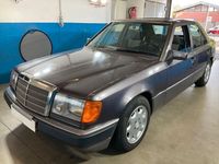 Gebraucht Mercedes E200 118 PS (86 kW) 1991 Schwarz Limousine