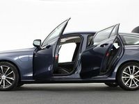 Gebraucht Volvo V60 Core 398 PS (292 kW) 2022 Blau Kombi