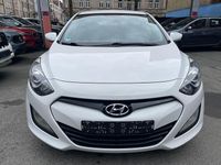 Gebraucht Hyundai i30 Trend 90 PS (66 kW) 2012 Weiß Limousine