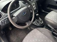 Gebraucht Ford Fiesta Ambiente 68 PS (50 kW) 2004 Schwarz Kleinwagen