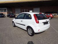 Gebraucht Ford Fiesta Fun X 60 PS (44 kW) 2007 Weiß Kleinwagen