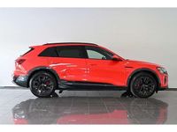 Gebraucht Audi Q8 e-tron S-Line 300 kW (408 PS) 2023 Rot soneirarot metallic (metallic) SUV