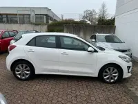 Gebraucht Kia Rio Spirit 101 PS (74 kW) 2022 Clear white uni Limousine