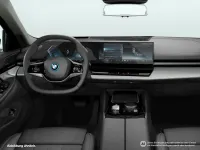 Gebraucht BMW 550e 489 PS (359 kW) 2025 Grau Limousine