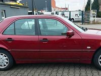 Gebraucht Mercedes C180 122 PS (89 kW) 1998 Rot Limousine