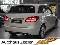 Gebraucht Mercedes B220 Style 170 PS (125 kW) 2018 Calcitweiss Van / Kleinbus