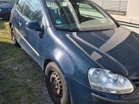 Second-hand VW Golf 75 CP (55 kW) 2004 Albastru Coupe