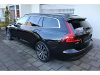 Gebraucht Volvo V60 Core 197 PS (144 kW) 2025 Onyxblack Kombi