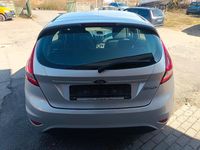 Gebraucht Ford Fiesta Trend 85 PS (62 kW) 2011 Silber Kleinwagen