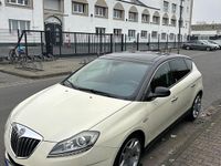 Gebraucht Lancia Delta 150 PS (110 kW) 2009 Beige Kleinwagen