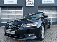 gebraucht Skoda Superb Combi 2.0TDI DSG Style 4x4*AHK*LED*Canton