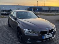 Gebraucht BMW 318 143 PS (105 kW) 2013 Braun Limousine