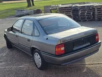 Gebraucht Opel Vectra 75 PS (55 kW) 1990 Grau Kleinwagen