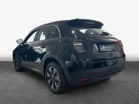 Neu Fiat 600E Red 114 kW (156 PS) 2025 Schwarz Limousine