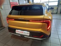 Neu Kia K4 150 PS (110 kW) 2026 Gelber glitzer Limousine