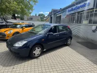 Używany Ford Focus Ambiente 101 KM (74 kW) 2002 Niebieski Sedan/Limuzyna