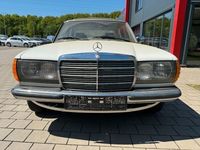 Gebraucht Mercedes E230 136 PS (100 kW) 1984 Weiß Limousine