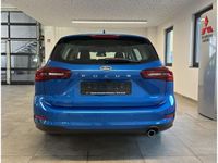 Neu Ford Focus Titanium 114 PS (83 kW) 2025 Desert island blue Kombi